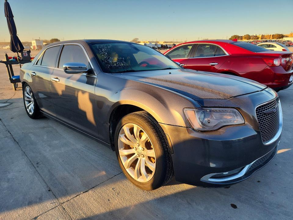 76337235 :رقم المزاد ، 2C3CCAEGXKH555587 vin ، 2019 Chrysler 300 مزاد بيع