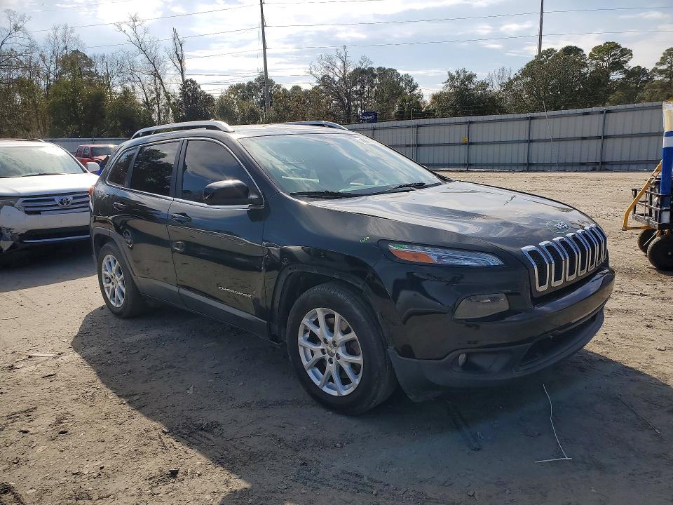 76711095 :رقم المزاد ، 1C4PJLCB6HW571866 vin ، 2017 Jeep Cherokee مزاد بيع
