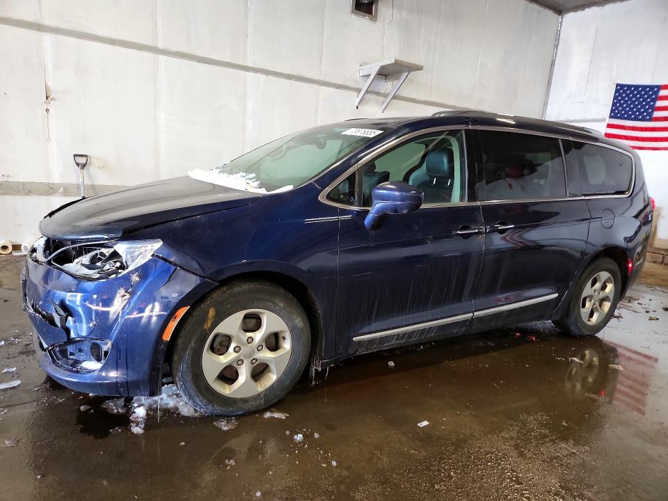 73876885 :رقم المزاد ، 2C4RC1EG0HR622500 vin ، 2017 Chrysler Pacifica مزاد بيع