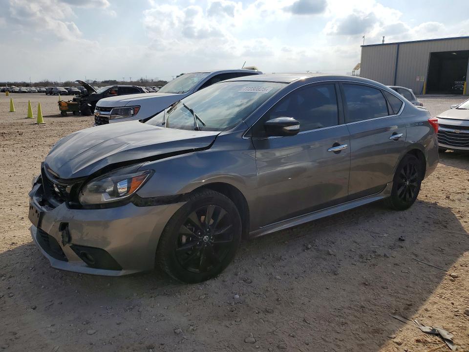 77230825 :رقم المزاد ، 3N1AB7AP0JY262565 vin ، 2018 Nissan Sentra مزاد بيع