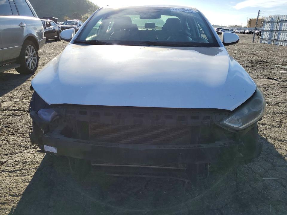 79244645 :رقم المزاد ، 5NPD74LF6HH188915 vin ، 2017 Hyundai Elantra مزاد بيع