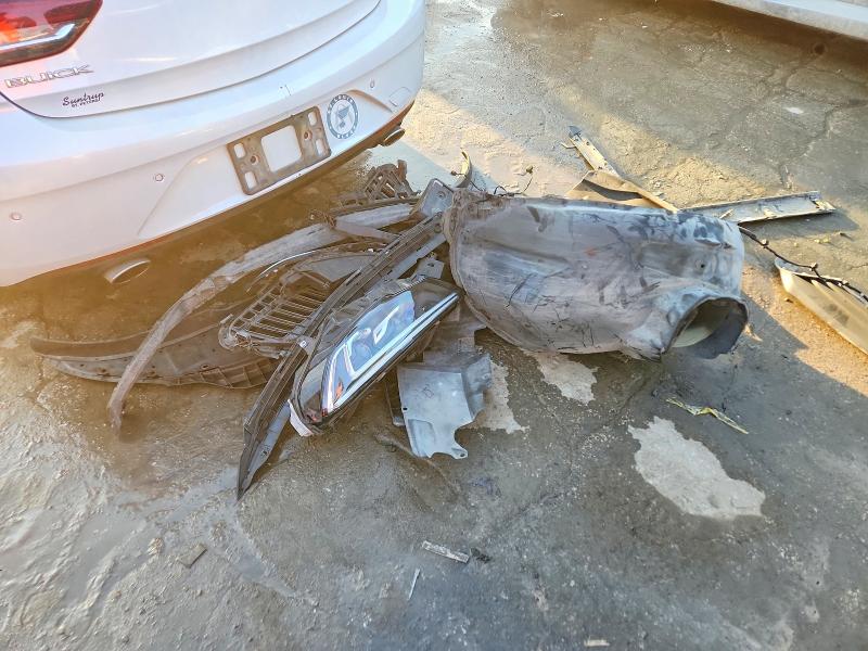 75957365 :رقم المزاد ، W04GP6SX1J1072287 vin ، 2018 Buick Regal مزاد بيع