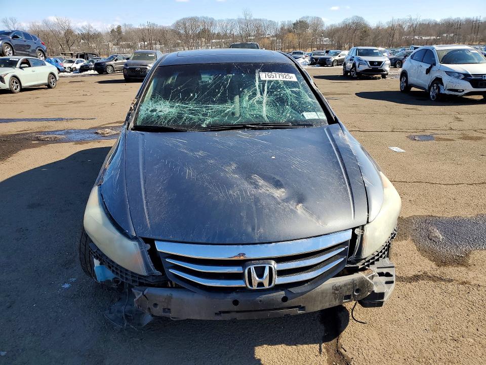 76577925 :رقم المزاد ، 1HGCP3F86BA009789 vin ، 2011 Honda Accord مزاد بيع