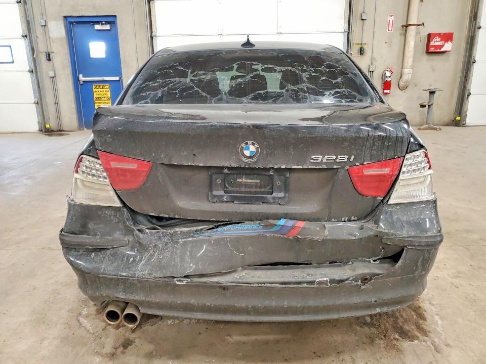 76222795 :رقم المزاد ، WBAPH5G59BNM81312 vin ، 2011 Bmw 328 I Sule مزاد بيع