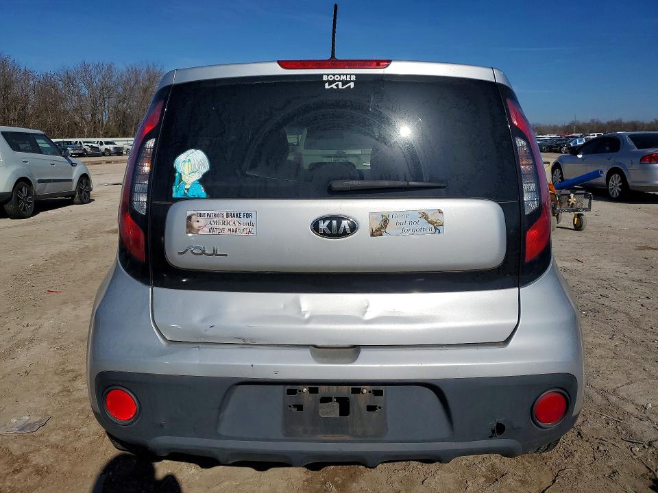 Продаж на аукціоні авто 2018 Kia Soul, vin: KNDJN2A29J7578656, номер лоту: 74776175