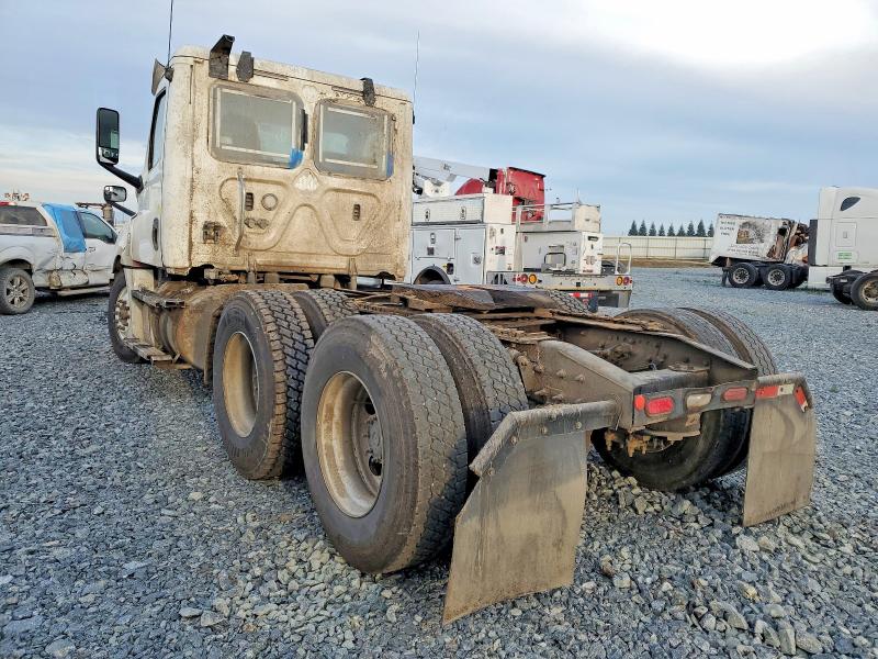 2020 Freightliner Cascadia 126 მანქანა იყიდება აუქციონზე, vin: 3AKJHLFGXLSLN4952, აუქციონის ნომერი: 75474825