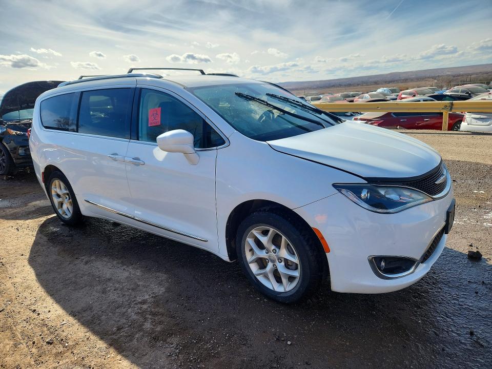 77113685 :رقم المزاد ، 2C4RC1BG5LR120370 vin ، 2020 Chrysler Pacifica مزاد بيع