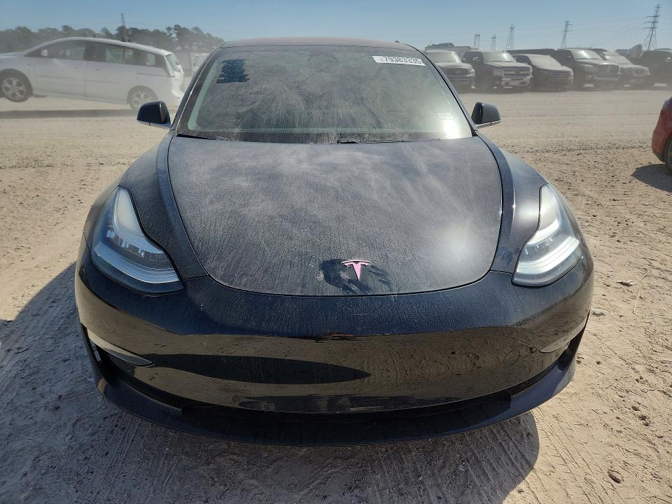79383335 :رقم المزاد ، 5YJ3E1EA4JF020910 vin ، 2018 Tesla Model 3 مزاد بيع