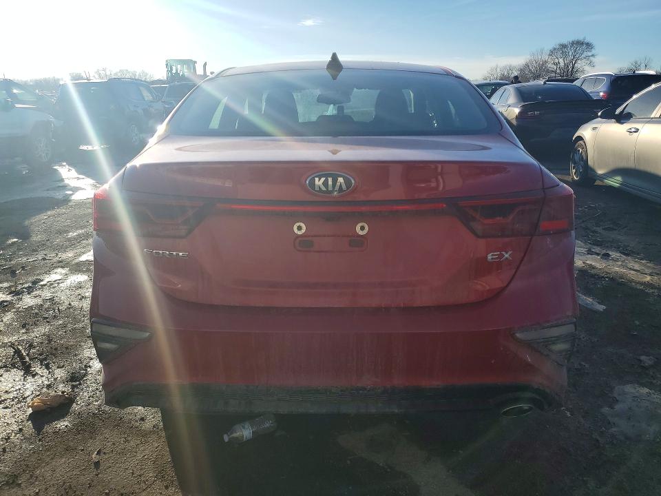 76143585 :رقم المزاد ، 3KPF54AD0ME290130 vin ، 2021 Kia Forte مزاد بيع