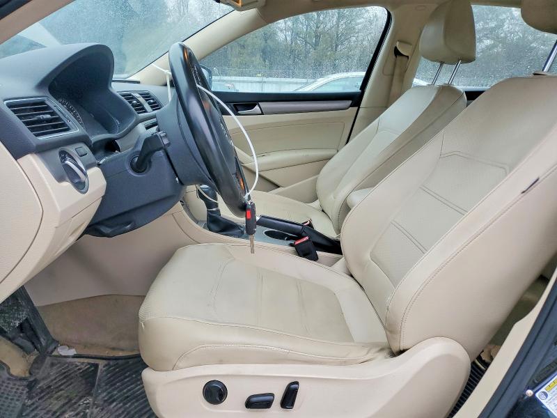 2014 Volkswagen Passat მანქანა იყიდება აუქციონზე, vin: 1VWBT7A38EC035521, აუქციონის ნომერი: 77532835