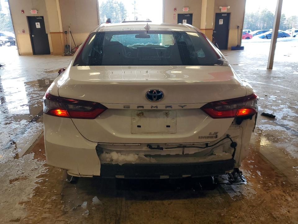 76743715 :رقم المزاد ، 4T1C31AK4NU575420 vin ، 2022 Toyota Camry Hybrid مزاد بيع