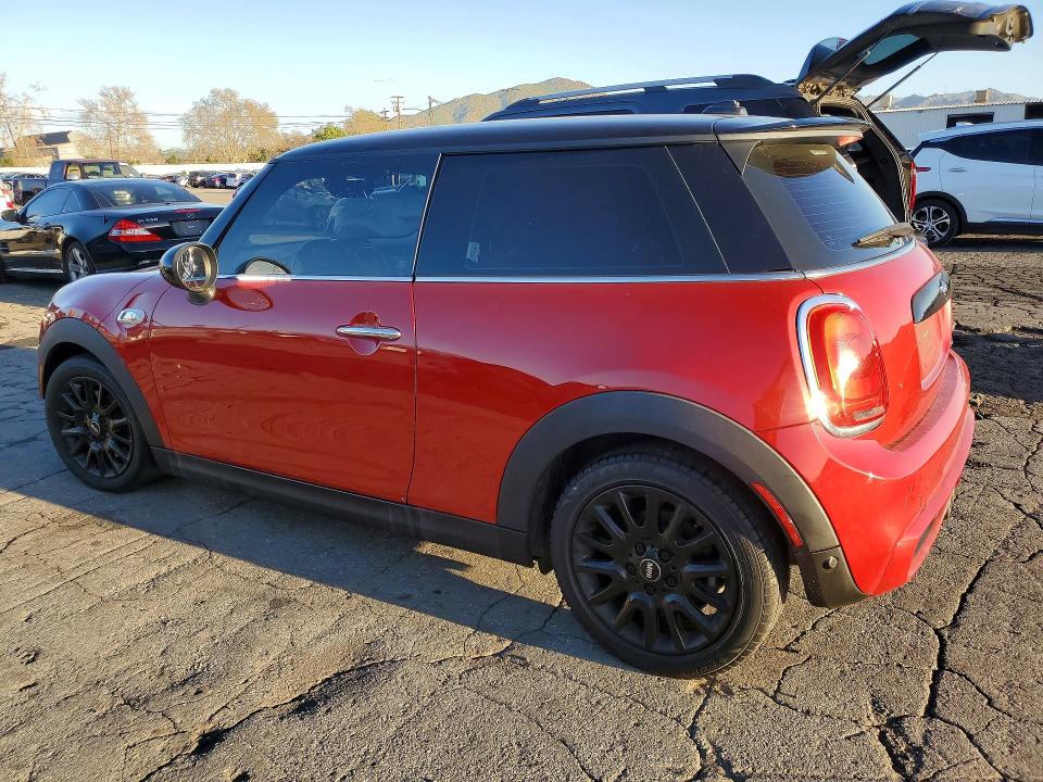 77328345 :رقم المزاد ، WMWXP7C3XH2A45973 vin ، 2017 Mini Cooper مزاد بيع