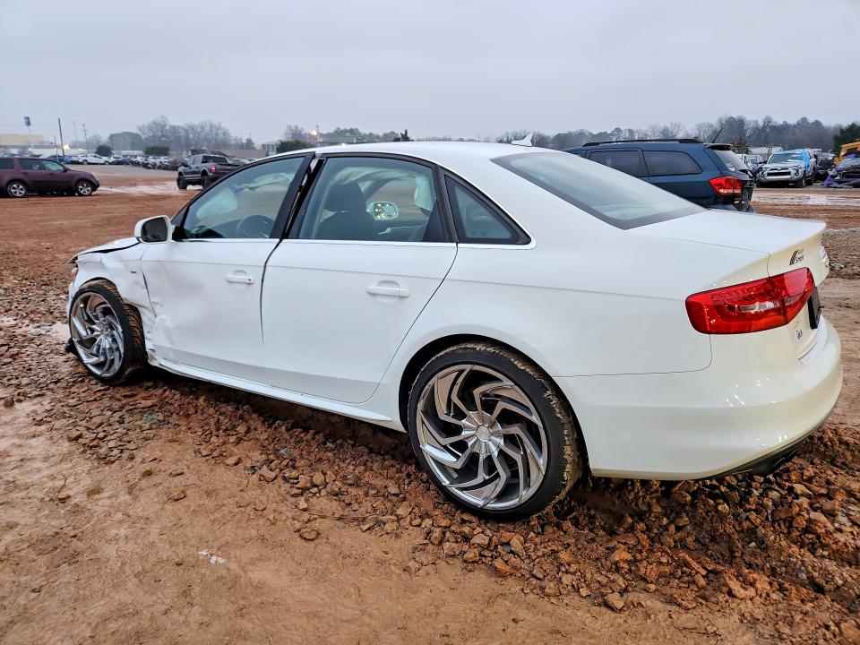 2015 Audi A4 მანქანა იყიდება აუქციონზე, vin: WAUBFAFL0FN043146, აუქციონის ნომერი: 75812075