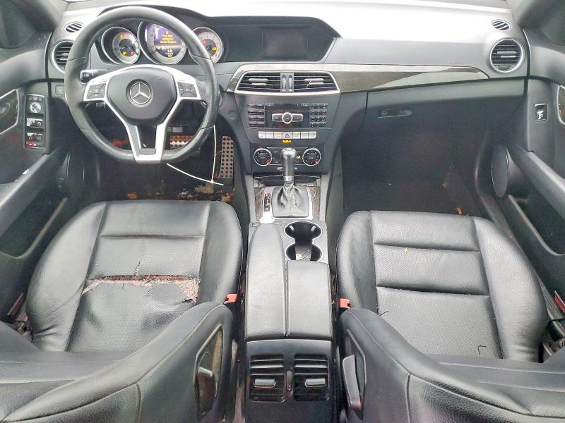 2013 Mercedes-benz C 300 4mat მანქანა იყიდება აუქციონზე, vin: WDDGF8AB7DA829116, აუქციონის ნომერი: 75975995