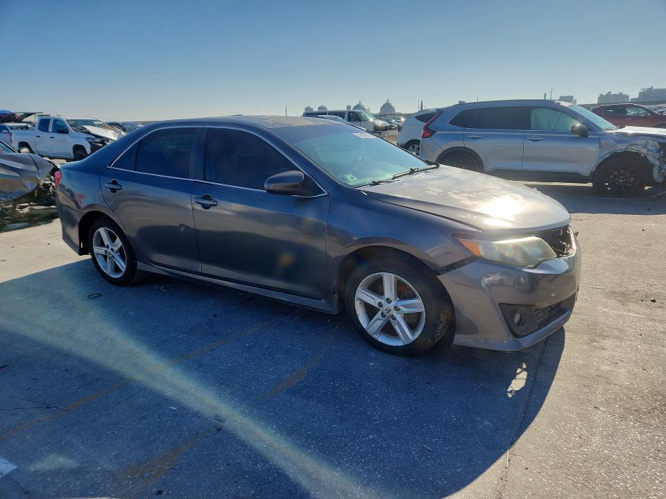 2014 Toyota Camry მანქანა იყიდება აუქციონზე, vin: 4T1BF1FK3EU750686, აუქციონის ნომერი: 75490725