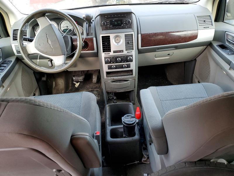 77327185 :رقم المزاد ، 2A4RR5D15AR239977 vin ، 2010 Chrysler Town & Country مزاد بيع