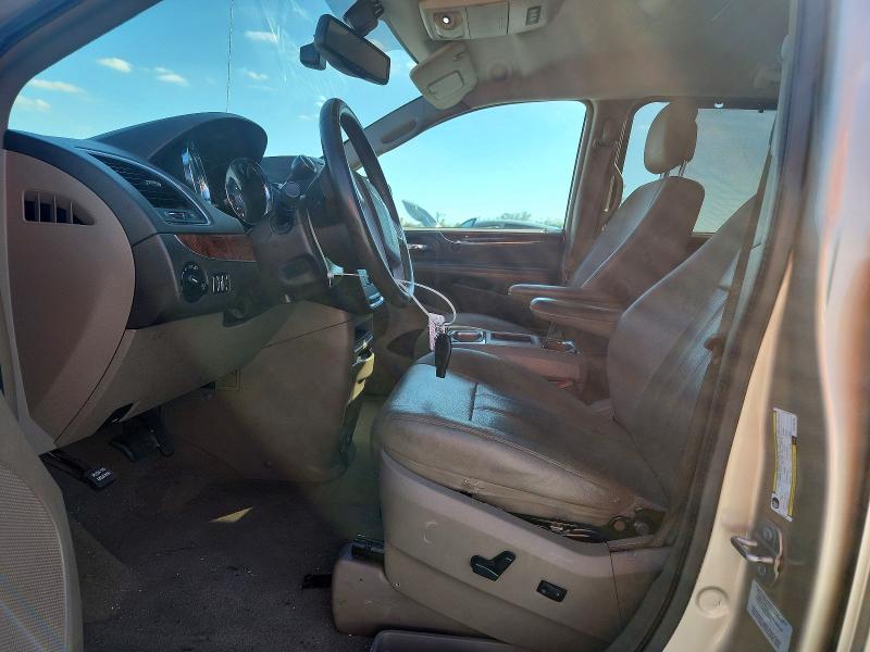 77555595 :رقم المزاد ، 2C4RC1CG0GR190735 vin ، 2016 Chrysler Town & Country مزاد بيع
