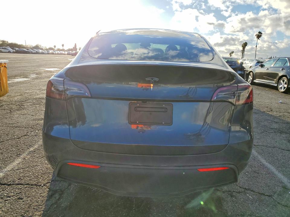 Продажа на аукционе авто 2024 Tesla Model Y, vin: 7SAYGDED9RF103839, номер лота: 77781085