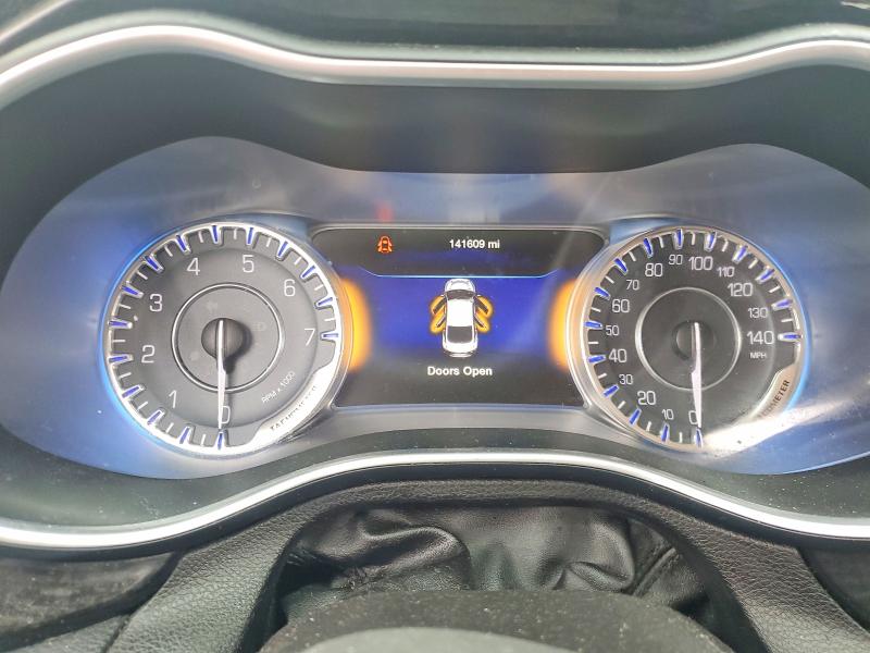 78251025 :رقم المزاد ، 1C3CCCCB9FN545374 vin ، 2015 Chrysler 200 مزاد بيع