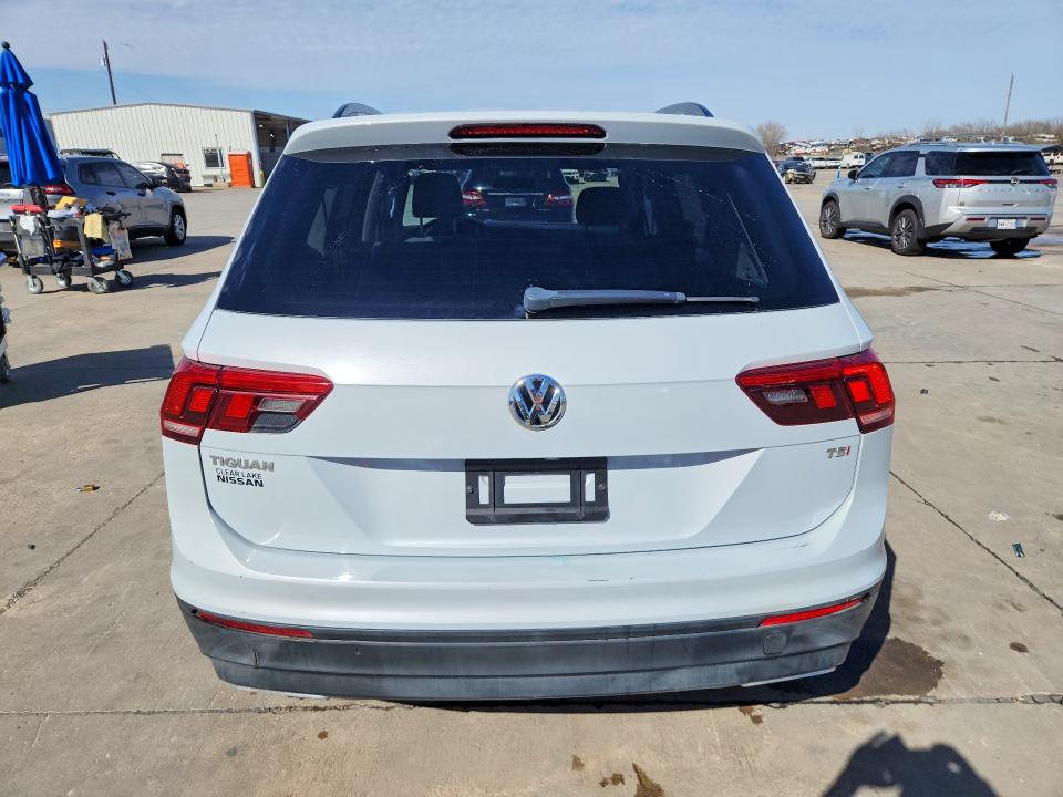 78110495 :رقم المزاد ، 3VV1B7AXXJM123792 vin ، 2018 Volkswagen Tiguan مزاد بيع