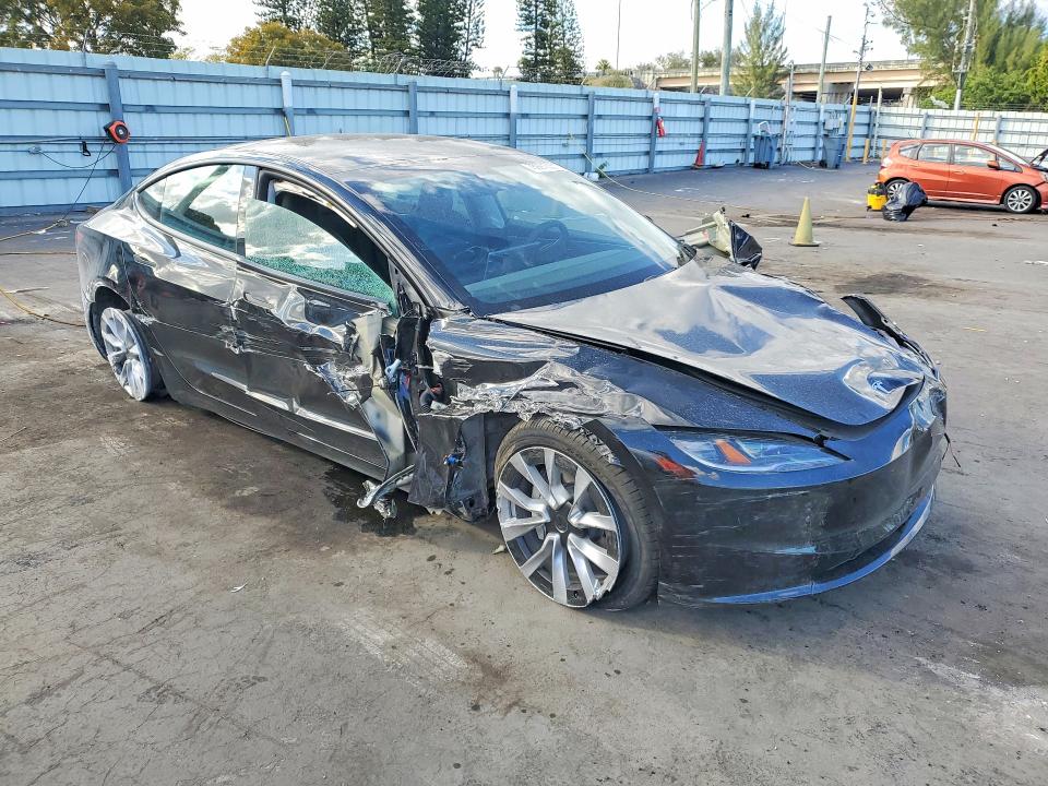 2025 Tesla Model 3 მანქანა იყიდება აუქციონზე, vin: 5YJ3E1EA2SF037027, აუქციონის ნომერი: 75991835