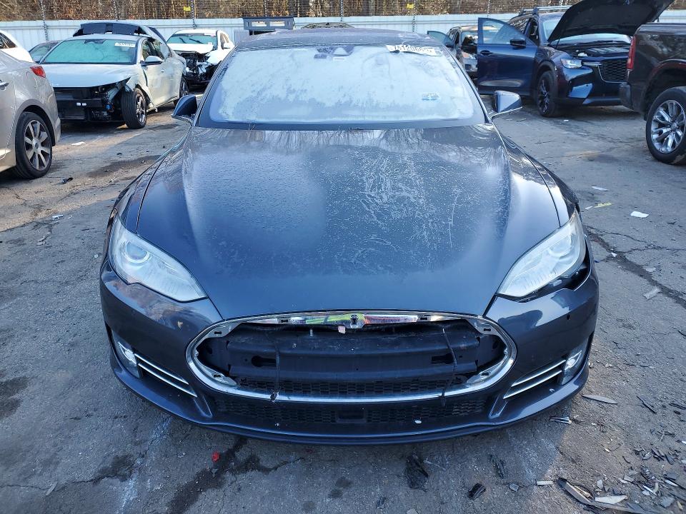 2016 Tesla Model S მანქანა იყიდება აუქციონზე, vin: 5YJSA1E28GF133929, აუქციონის ნომერი: 76120665