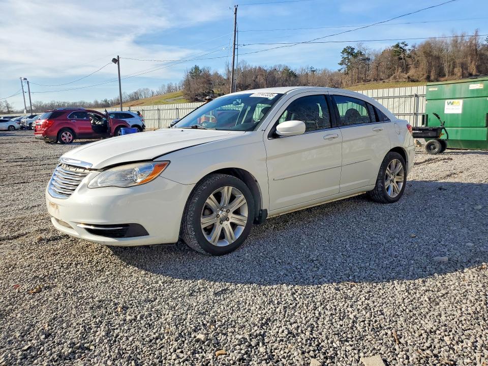 Продаж на аукціоні авто 2012 Chrysler 200, vin: 1C3CCBAB3CN316987, номер лоту: 77747335