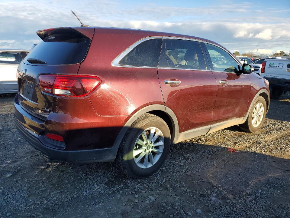 77987465 :رقم المزاد ، 5XYPG4A52KG467459 vin ، 2019 Kia Sorento مزاد بيع