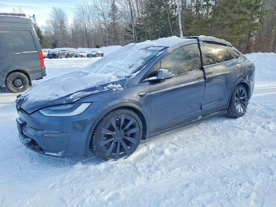 2023 Tesla Model X მანქანა იყიდება აუქციონზე, vin: 7SAXCBE52PF370239, აუქციონის ნომერი: 72842635