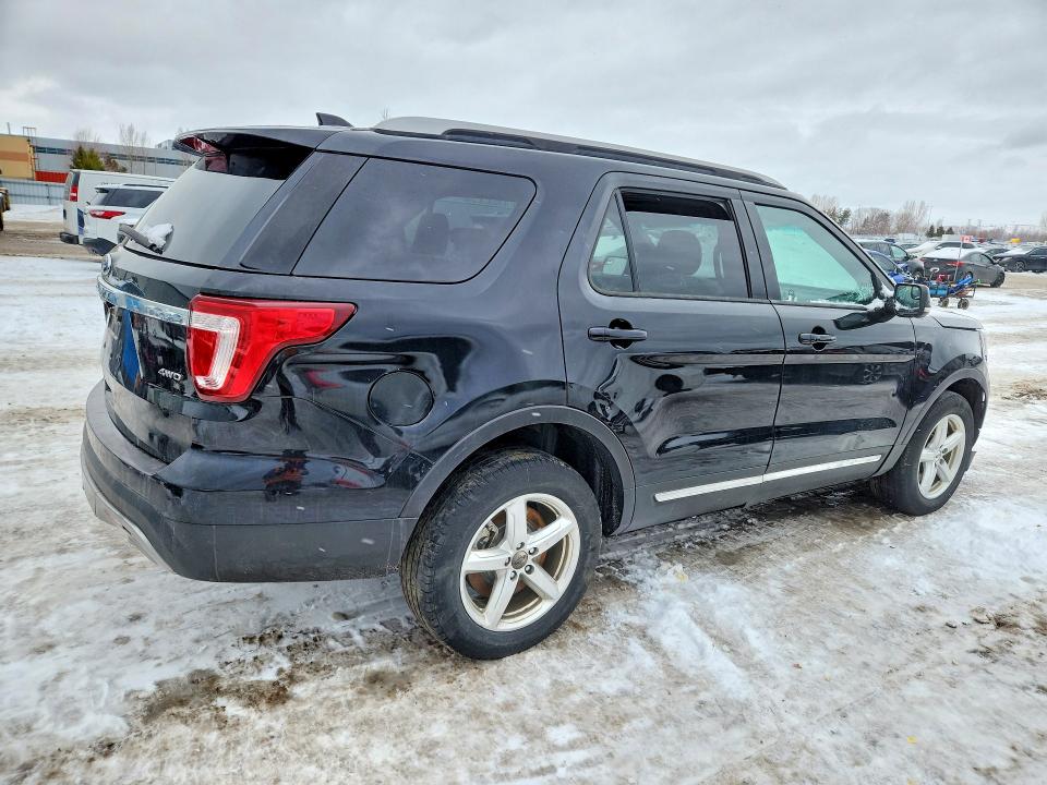 72607995 :رقم المزاد ، 1FM5K8D87HGA00378 vin ، 2017 Ford Explorer مزاد بيع