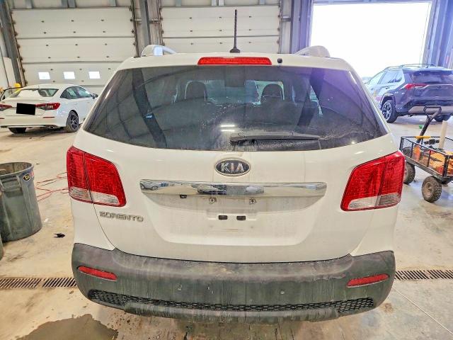 2013 Kia Sorento მანქანა იყიდება აუქციონზე, vin: 5XYKT4A64DG343873, აუქციონის ნომერი: 74467325