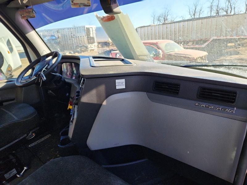 Продаж на аукціоні авто 2018 Freightliner Cascadia 126, vin: 3AKJHLDV8JSJT0996, номер лоту: 73685695