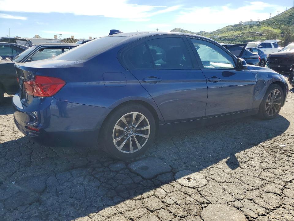 Продаж на аукціоні авто 2017 Bmw 320, vin: WBA8E1G51HNU14847, номер лоту: 79273295