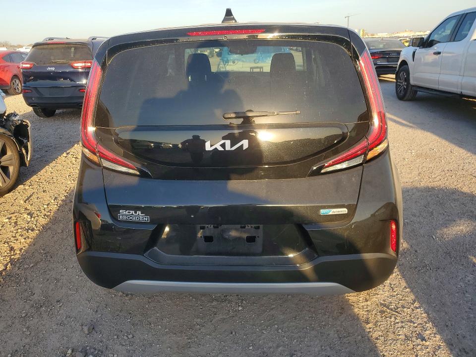 Продажа на аукционе авто 2023 Kia Soul, vin: KNDJ33AU1P7872686, номер лота: 78077665