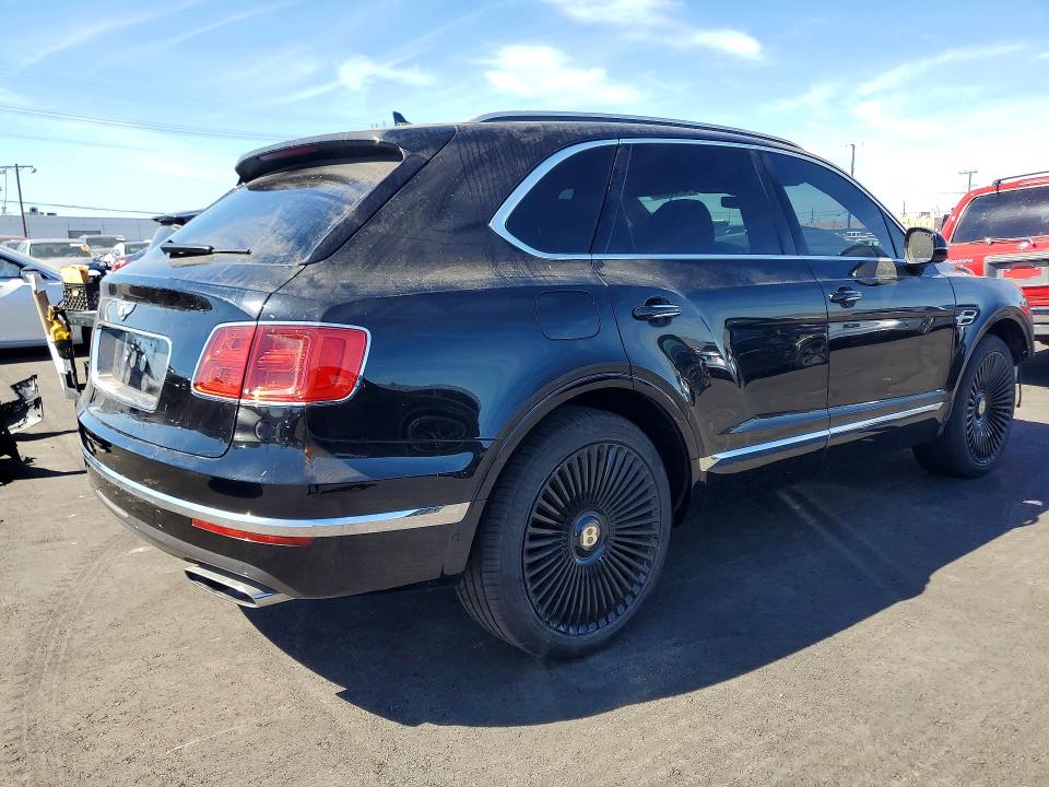 78728995 :رقم المزاد ، SJAAC2ZV6HC015085 vin ، 2017 Bentley Bentayga مزاد بيع