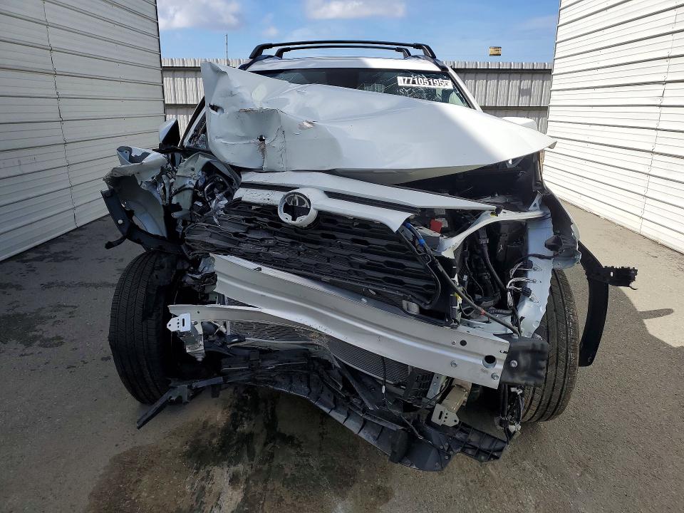 Продажа на аукционе авто 2025 Toyota Rav4, vin: 2T3C1RFV9SW416855, номер лота: 77105195
