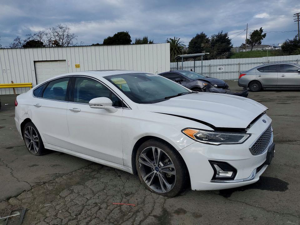 76665585 :رقم المزاد ، 3FA6P0D92LR133528 vin ، 2020 Ford Fusion مزاد بيع