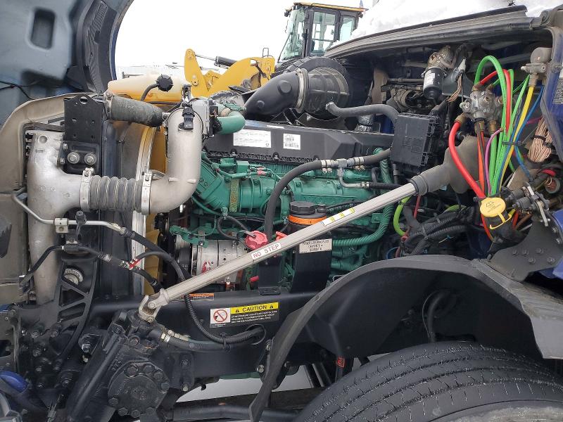 Продаж на аукціоні авто 2023 Volv Vn, vin: 4V4NC9EJ1PN314566, номер лоту: 74413615