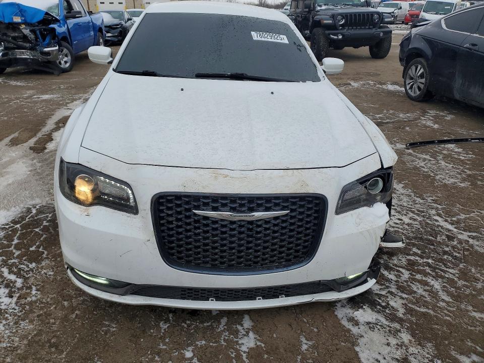 2019 Chrysler 300 მანქანა იყიდება აუქციონზე, vin: 2C3CCABG1KH617916, აუქციონის ნომერი: 78029925