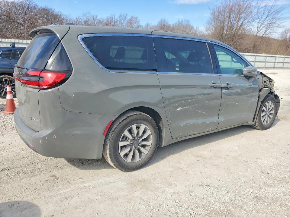Продажа на аукционе авто 2022 Chrysler Pacifica, vin: 2C4RC1L74NR118885, номер лота: 75998395