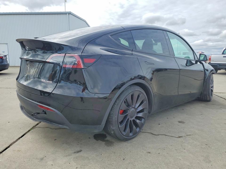 78697595 :رقم المزاد ، 7SAYGDEF9SF266451 vin ، 2025 Tesla Model Y مزاد بيع