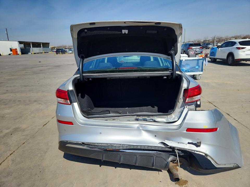 2019 Kia Optima მანქანა იყიდება აუქციონზე, vin: 5XXGT4L31KG358762, აუქციონის ნომერი: 78646345