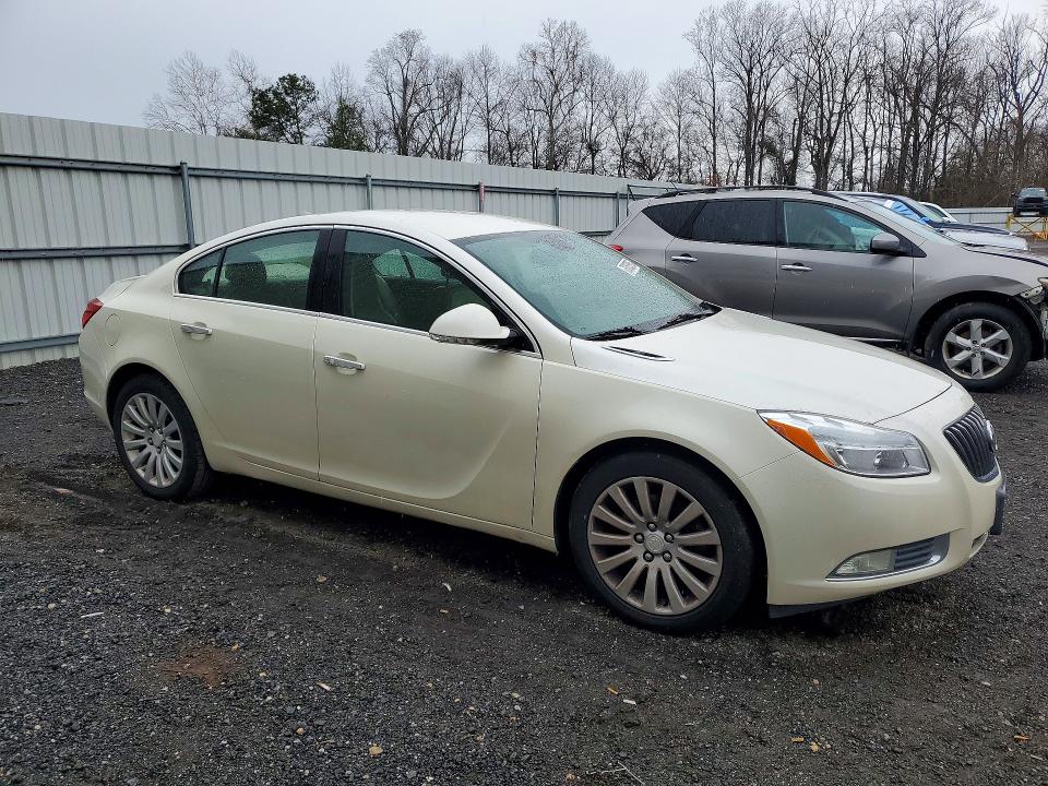 50798916 :رقم المزاد ، 2G4GS5EV1C9215631 vin ، 2012 Buick Regal مزاد بيع
