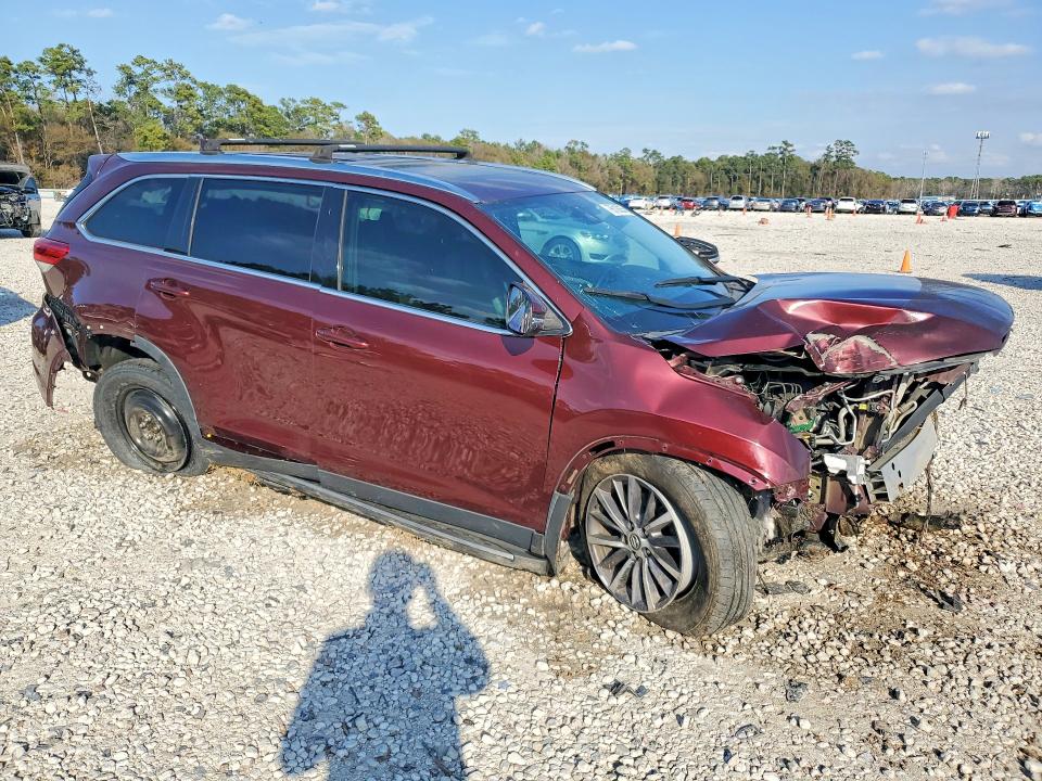 76610835 :رقم المزاد ، 5TDKZRFH1KS338703 vin ، 2019 Toyota Highlander مزاد بيع