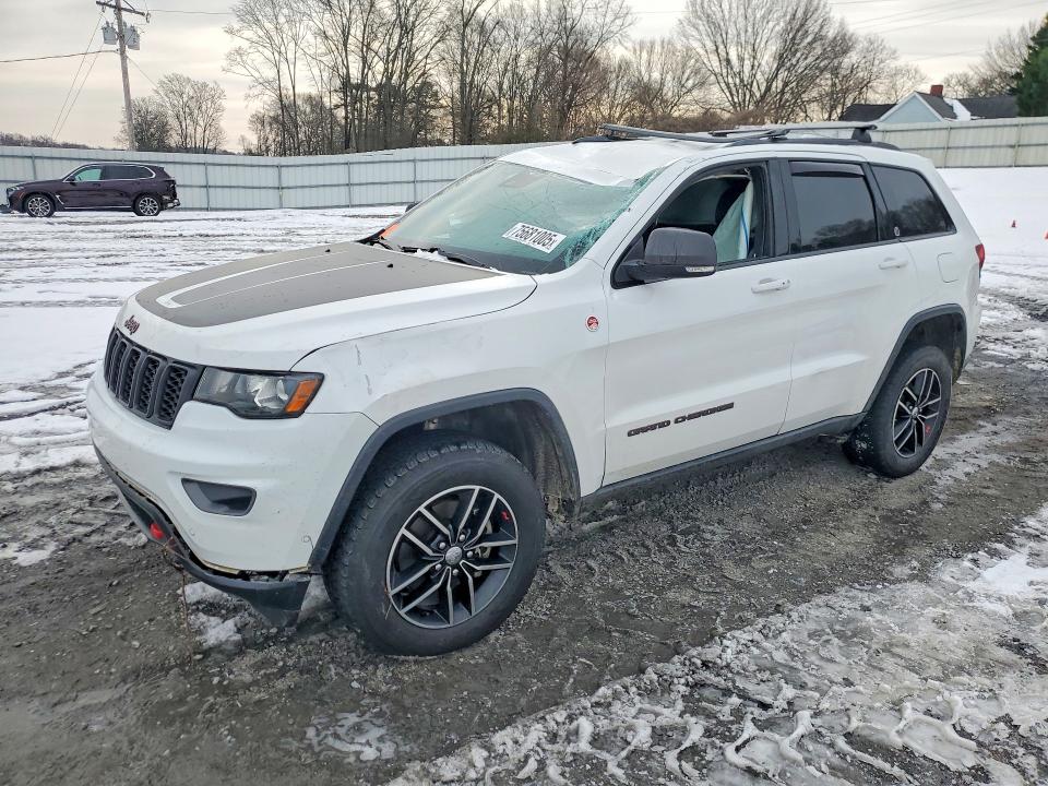 Продаж на аукціоні авто 2018 Jeep Grand Cherokee, vin: 1C4RJFLG9JC221404, номер лоту: 75681005