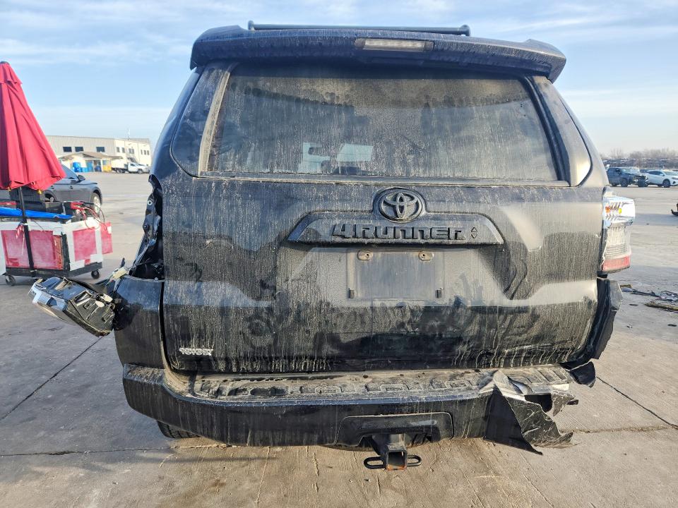 2021 Toyota 4runner მანქანა იყიდება აუქციონზე, vin: JTEBU5JR1M5924443, აუქციონის ნომერი: 77946175