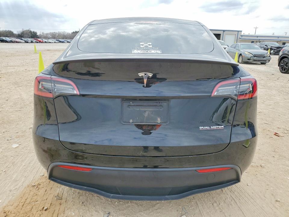 76832775 :رقم المزاد ، 7SAYGDEF2NF337770 vin ، 2022 Tesla Model Y مزاد بيع