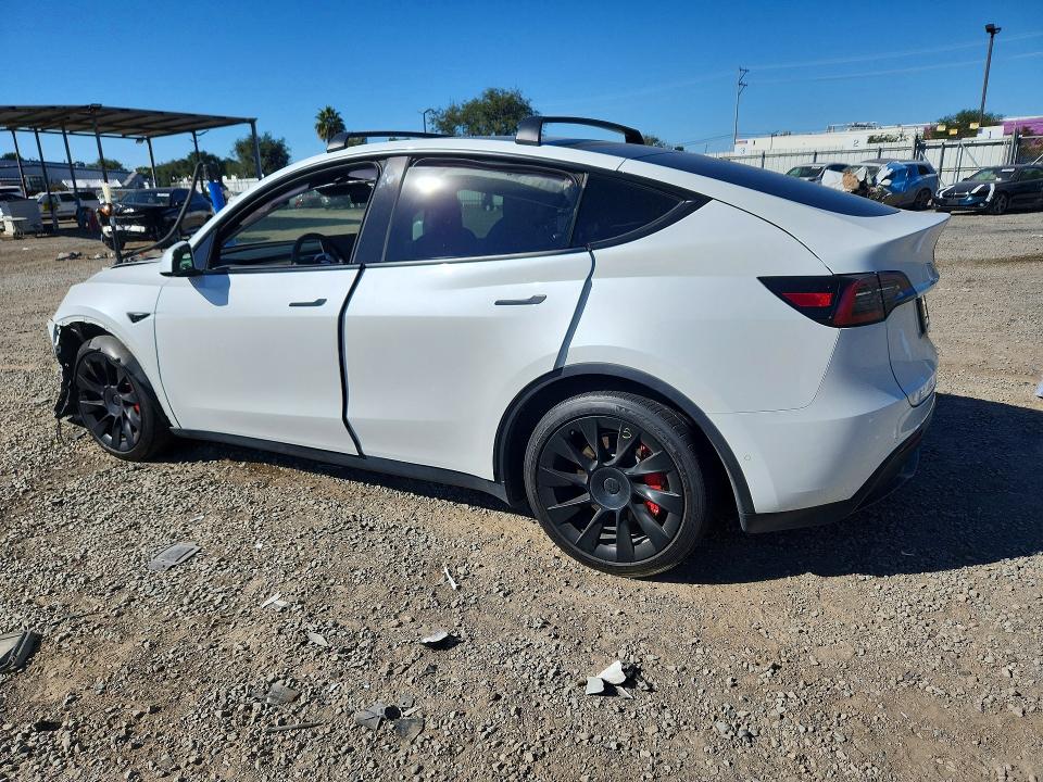 76213165 :رقم المزاد ، 7SAYGAEE3NF492835 vin ، 2022 Tesla Model Y مزاد بيع