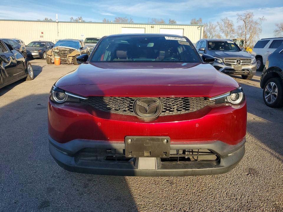 2022 Mazda Mx-30 მანქანა იყიდება აუქციონზე, vin: JM1DRADB2N0101069, აუქციონის ნომერი: 77790755