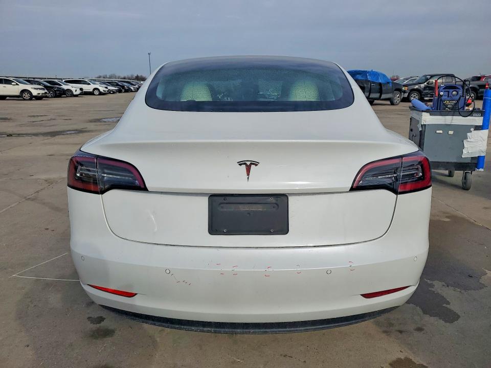 76348155 :رقم المزاد ، 5YJ3E1EA1NF111350 vin ، 2022 Tesla Model 3 مزاد بيع